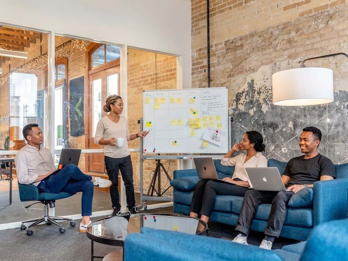 Session de formation devant les équipes